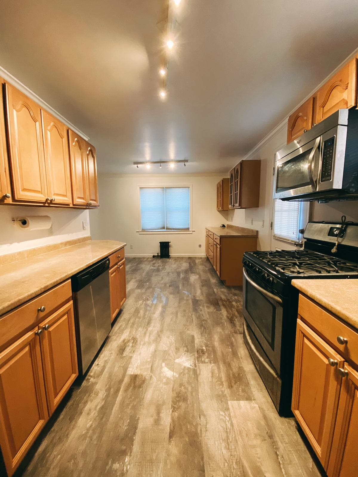 Kitchen & Flooring Renovation